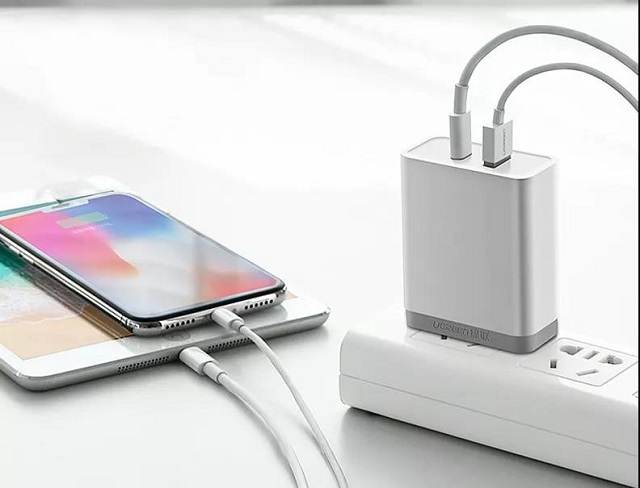 比7.5W无线充电快太多，PD快充充iPhoneX可达18W