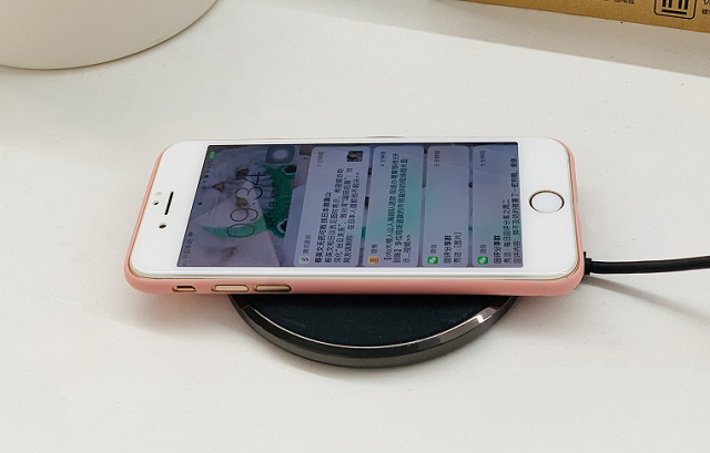 iPhone8可以无线充电吗？沐鸣2无线充电器充电功率实测