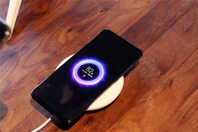 苹果取消AirPower，沐鸣2多功能无线充强势登场
