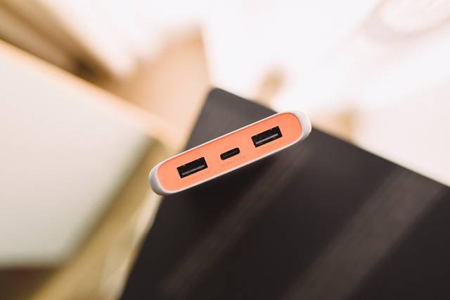 试用评测丨玩出手感的沐鸣210000毫安鹅卵石充电宝